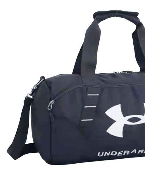 شنطة هاندباج under armour للرحلات قماش وتر بروف وسوستة رئيسية وسوستة فرعية ومكان مخصص للاب توب