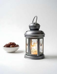 فانوس رمضان مودرن بتصميم إسلامي عتيق وإضاءة LED - تشكيلة ديكور رمضان 2026