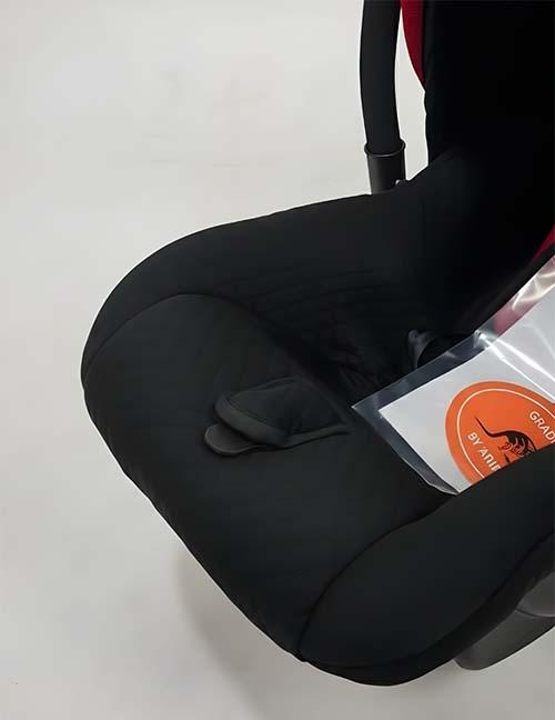 كارسيت يمفرش جراكو للأطفال (Gracco By Gomaa) - كرسي سيارة آمن ومريح لحديثي الولادة مع مظلة واقية