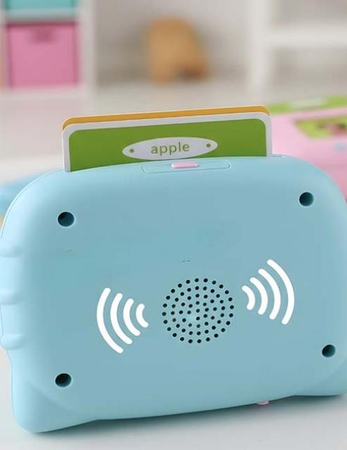 لعبة كروت تعليمية ناطقة للأطفال مع جهاز ذكي – تعليم الكلمات والأصوات – تنمية اللغة والتركيز