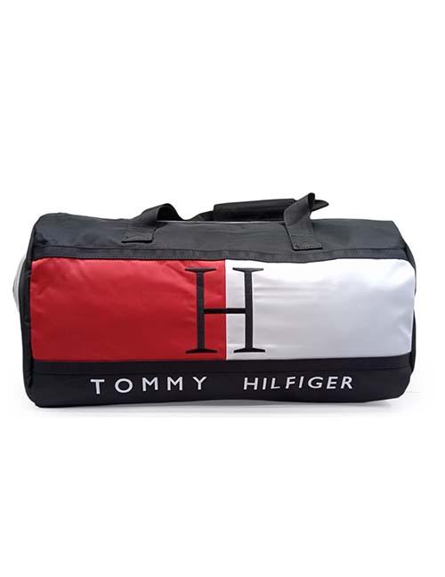 شنطة هاندباج ماركة tommy الشهيرة خامة وتر بروف بتشيل من7 ل14 كيلو مبطنه قماش 2سوستة