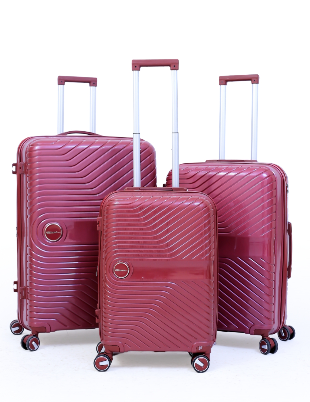 طقم شنط  سفر سيليكون ضد الكسر ماركة ميلانو مصنوع من مادة (Polycarbonate) مكون من ثلاث مقاسات 22 26 30